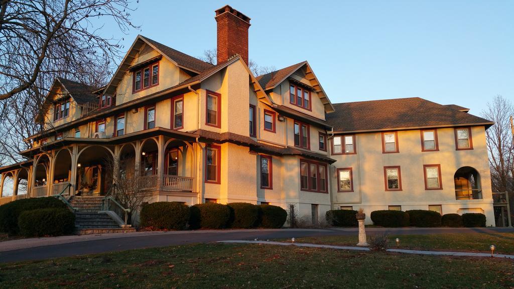The Inn At Ragged Edge Chambersburg Exterior photo